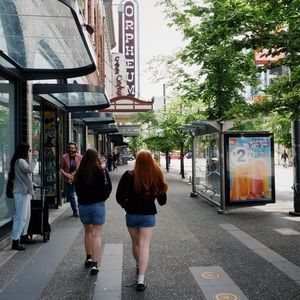 Meet your Posher, Thea